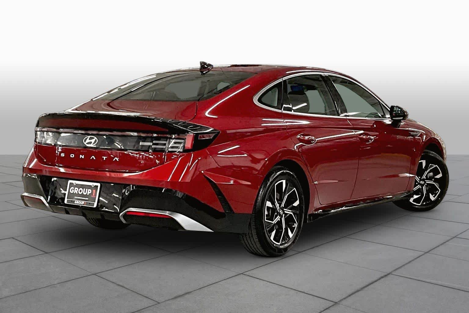 Used 2025 Hyundai Sonata SEL FWD image 13