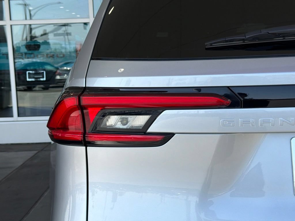 Certified 2024 Toyota Grand Highlander FWD image 11