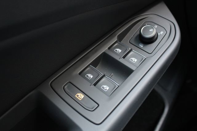 Used 2023 Volkswagen Golf 20th Anniversary Edition AWD/4WD image 7