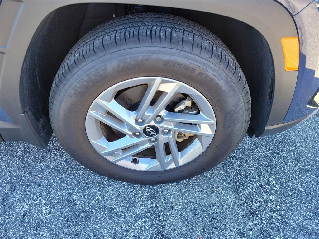 Certified 2025 Hyundai Tucson SE image 6