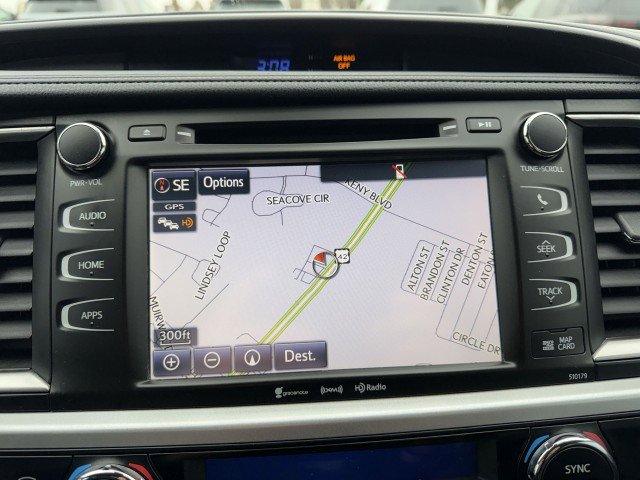 Used 2017 Toyota Highlander SE image 20