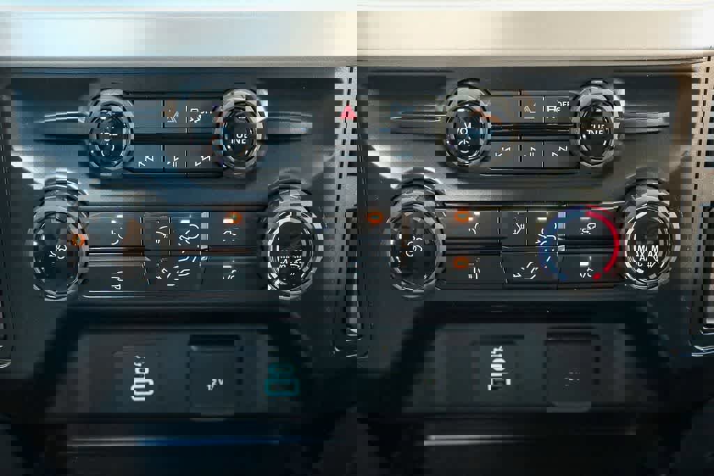 New 2026 Ford F250 XL w/ XL Chrome Package image 21