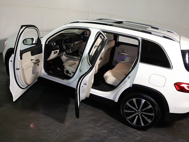 Used 2022 Mercedes-Benz GLB 250 4MATIC image 5