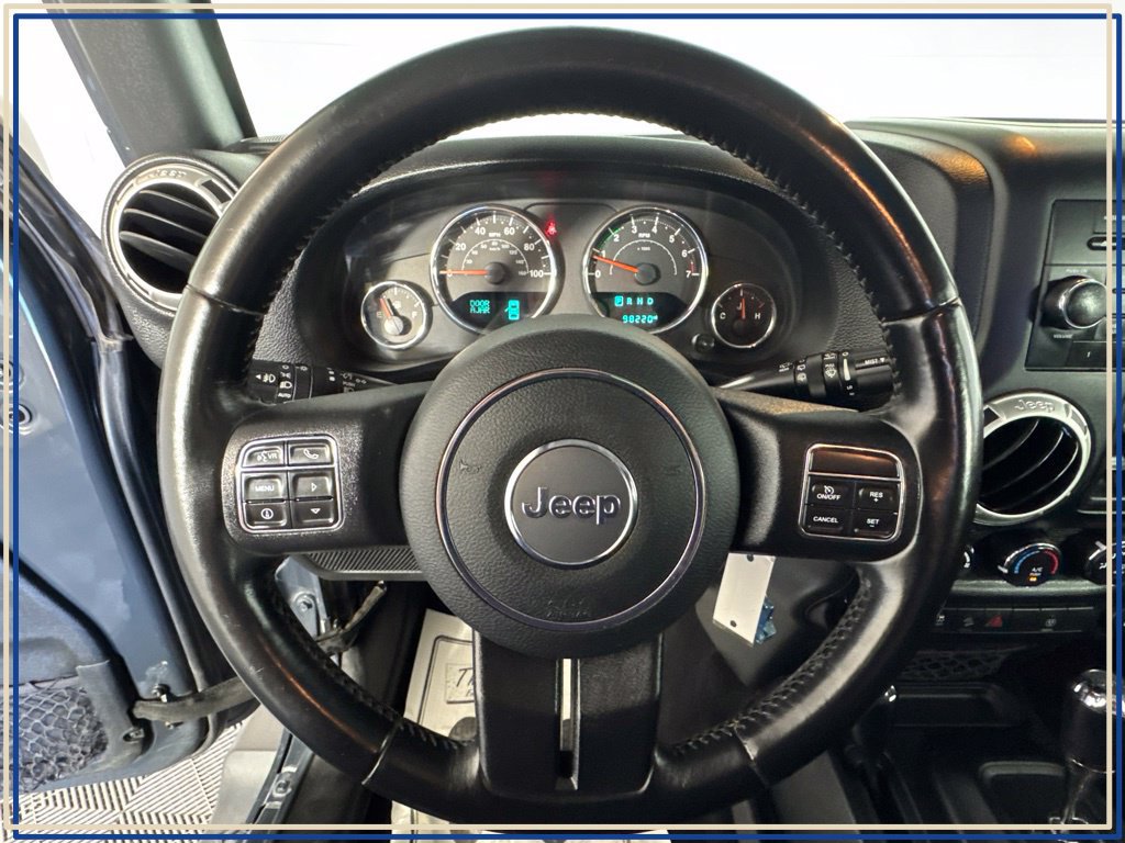 Used 2018 Jeep Wrangler Unlimited Sahara w/ Connectivity Group AWD/4WD image 34