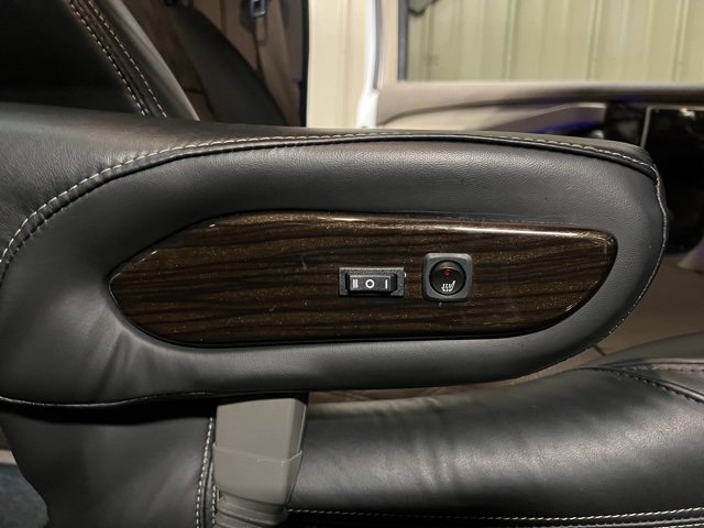 Used 2025 GMC Savana 2500 w/ Driver Convenience Package image 18