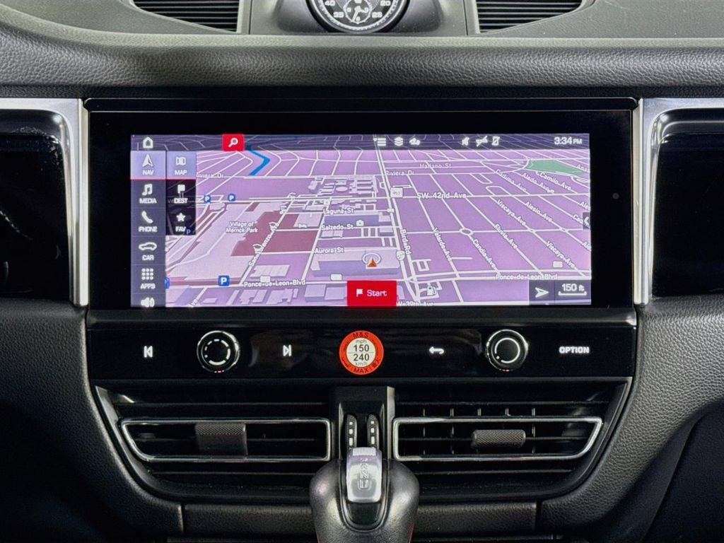 Certified 2024 Porsche Macan AWD/4WD image 15