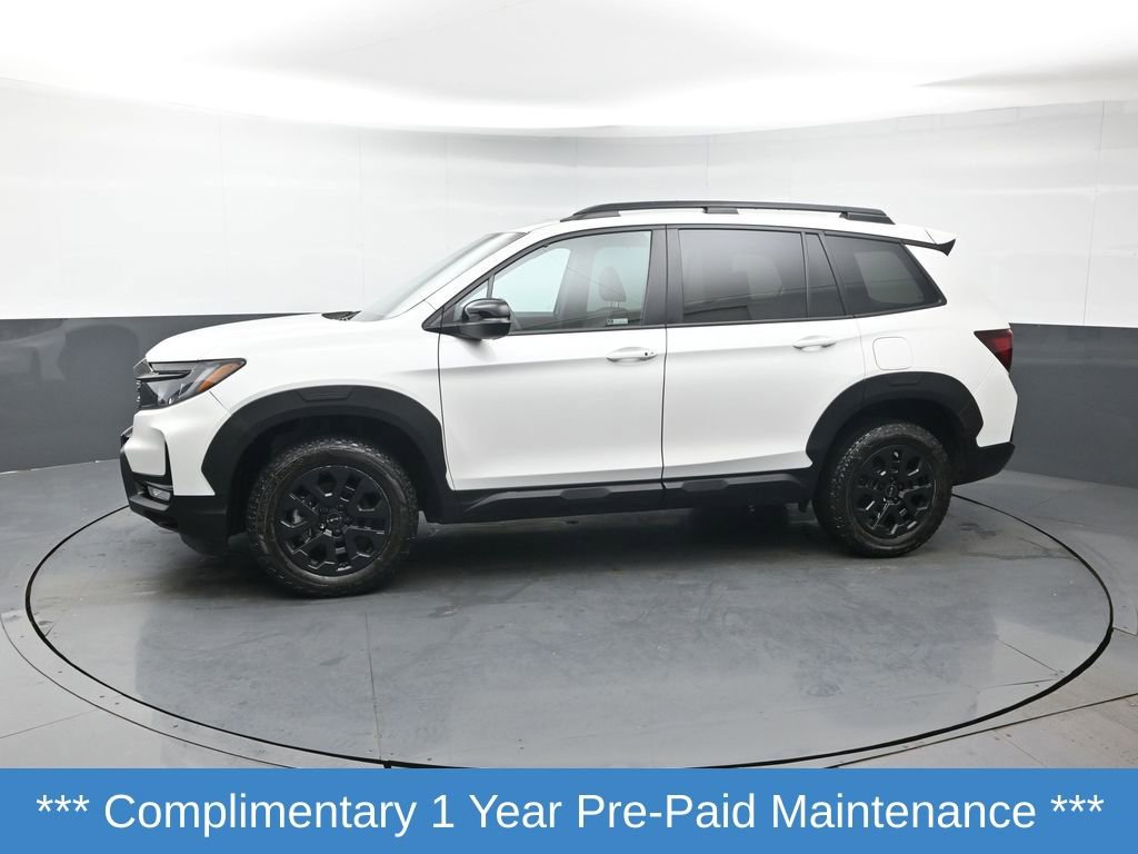 Used 2023 Honda Passport TrailSport image 2