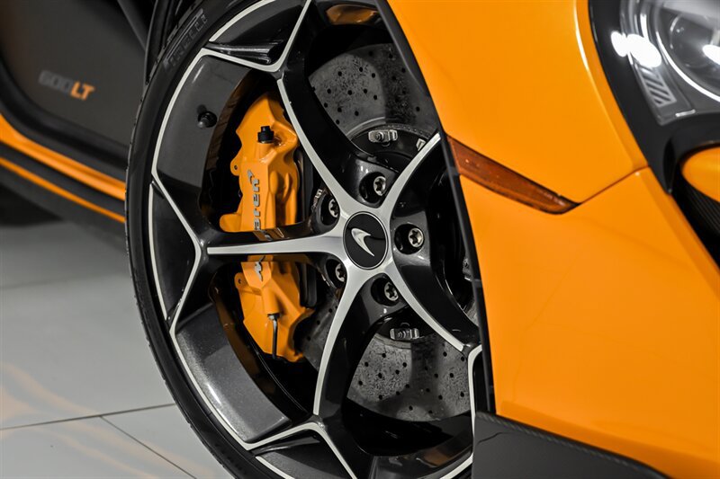 Used 2019 McLaren 600LT RWD image 4