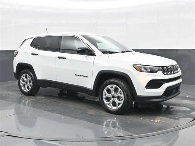 Used 2025 Jeep Compass Sport image 6