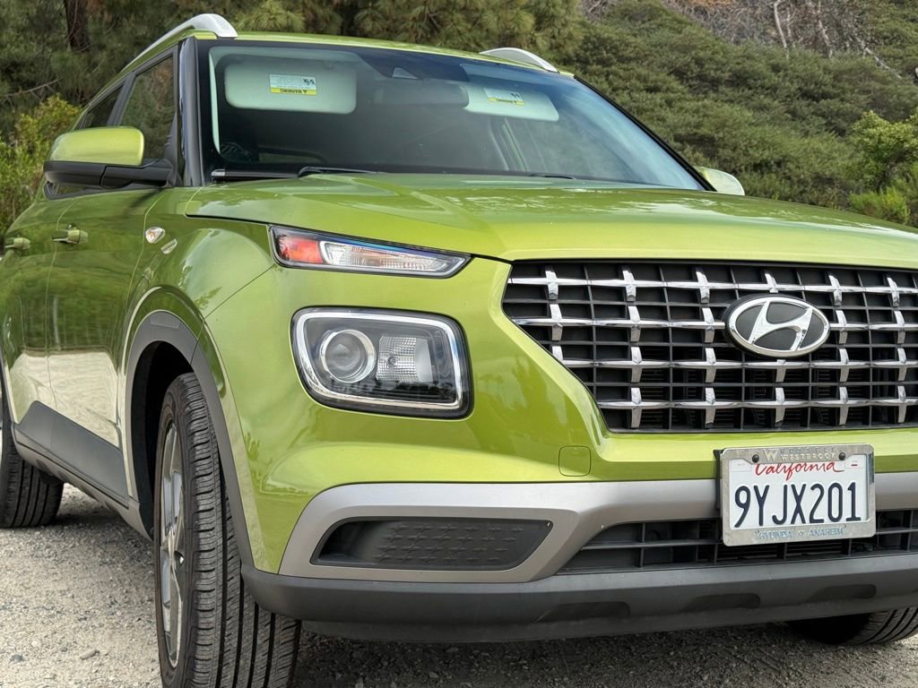 Used 2021 Hyundai Venue SEL image 4