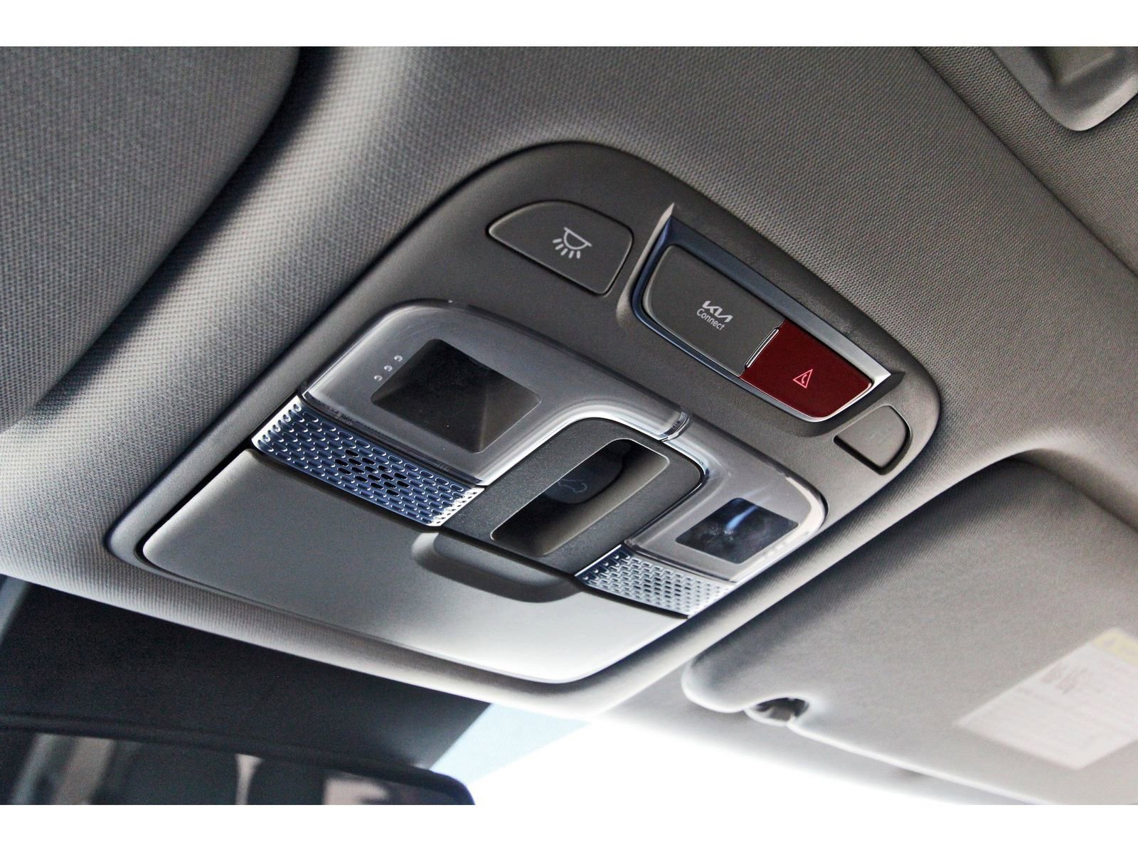 Used 2025 Kia Telluride EX w/ EX Captain's Chair Package image 26