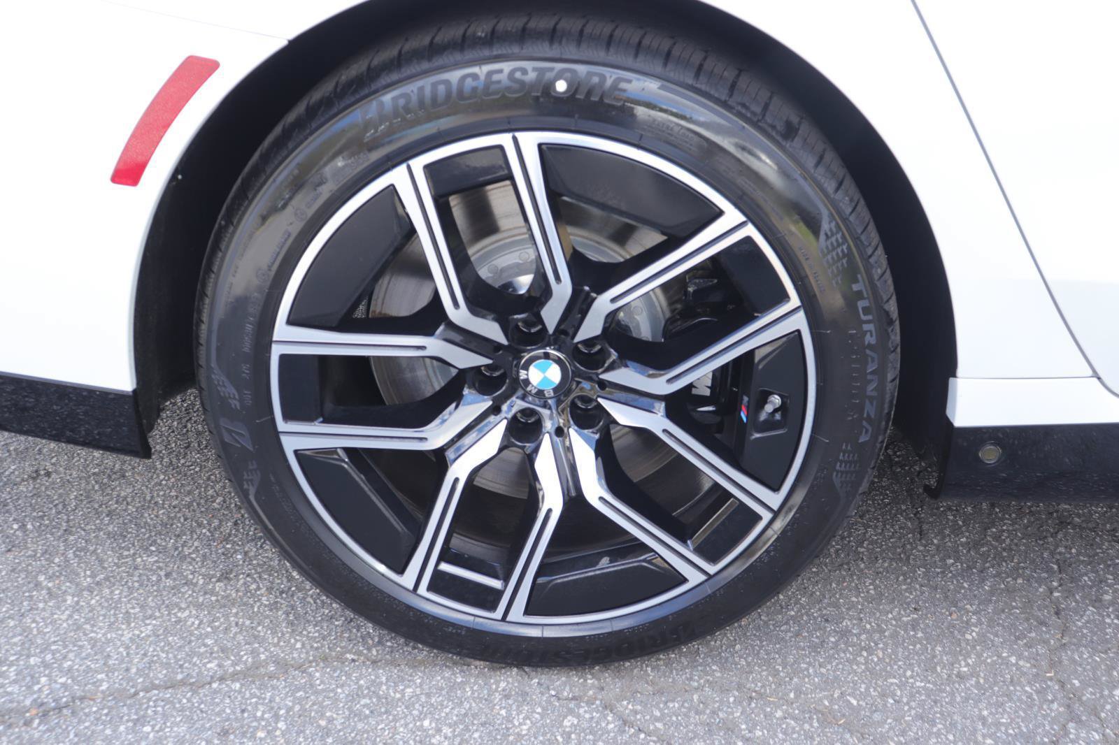 Used 2026 BMW 760i xDrive w/ Executive Package AWD/4WD image 40