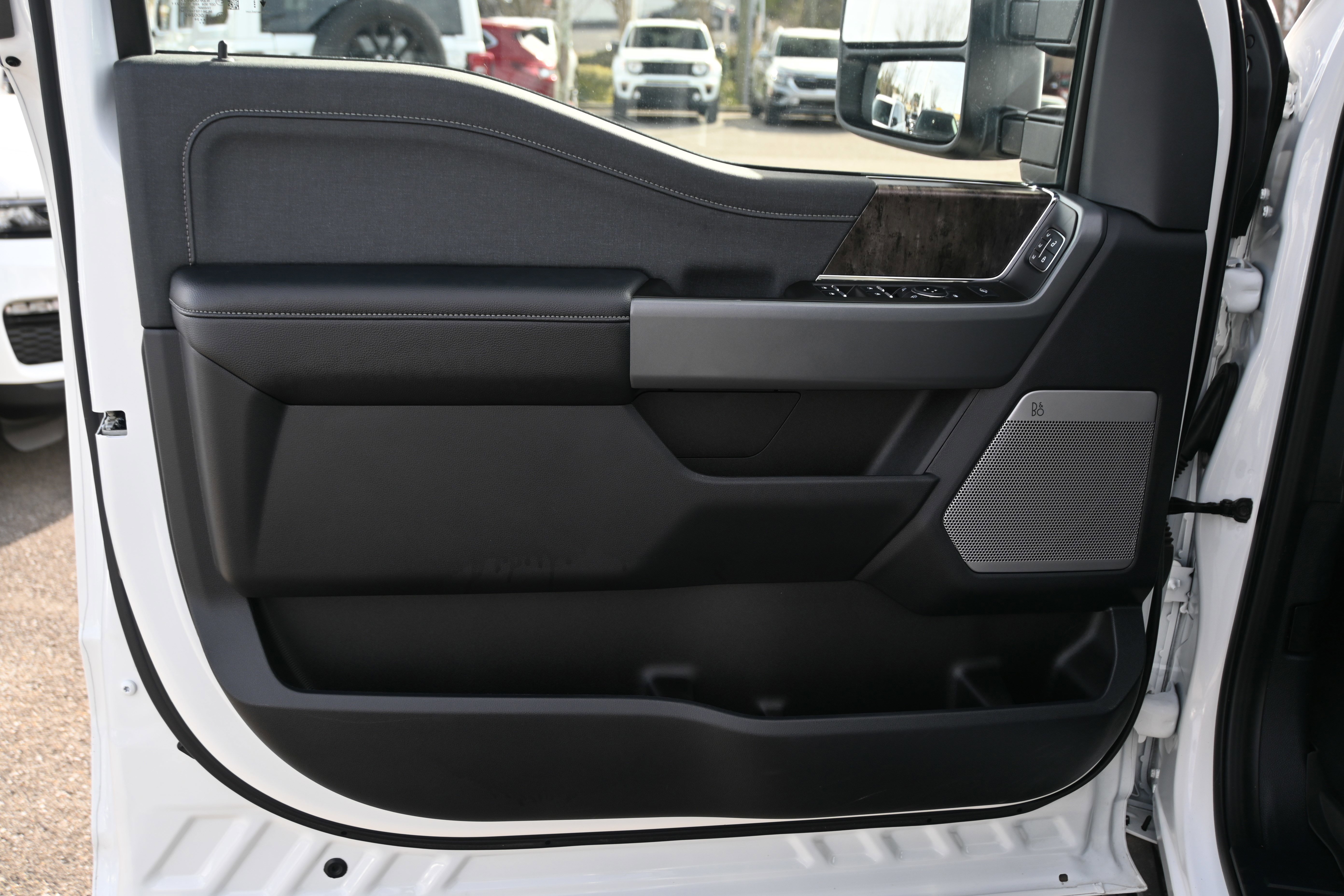 Used 2024 Ford F250 Lariat w/ Lariat Ultimate Package image 27