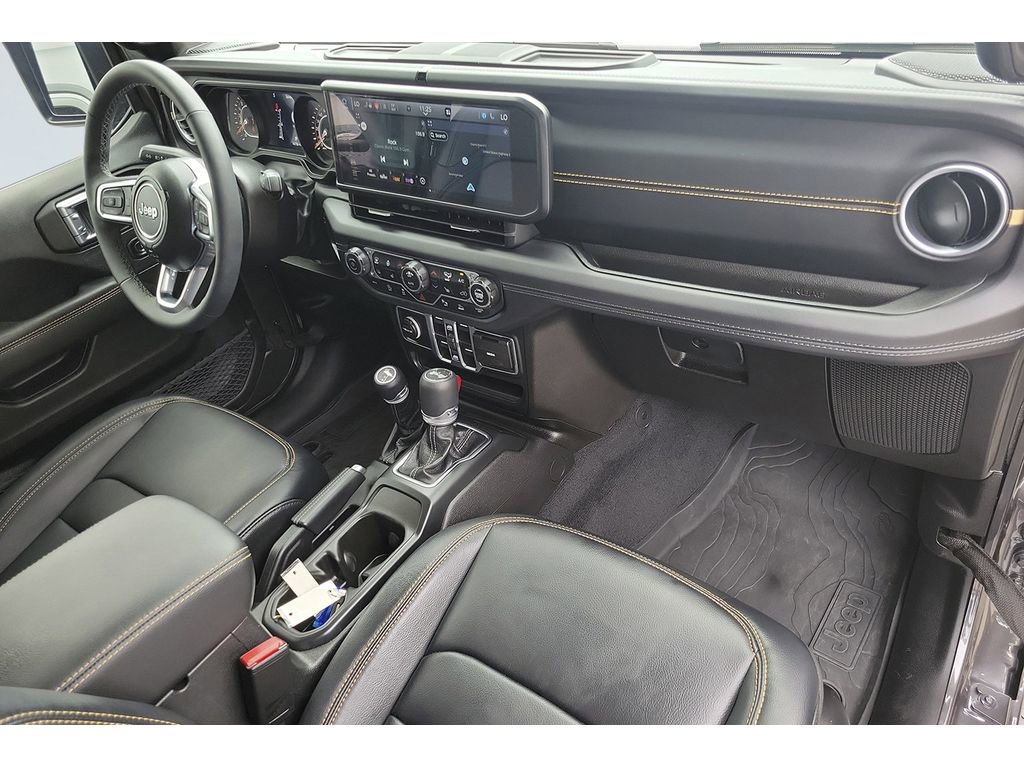 Used 2025 Jeep Wrangler Unlimited Sahara AWD/4WD image 24
