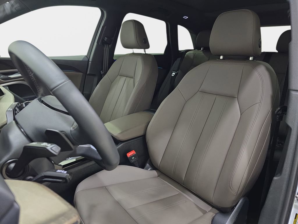 Certified 2025 Audi Q5 Premium w/ Convenience Package image 15