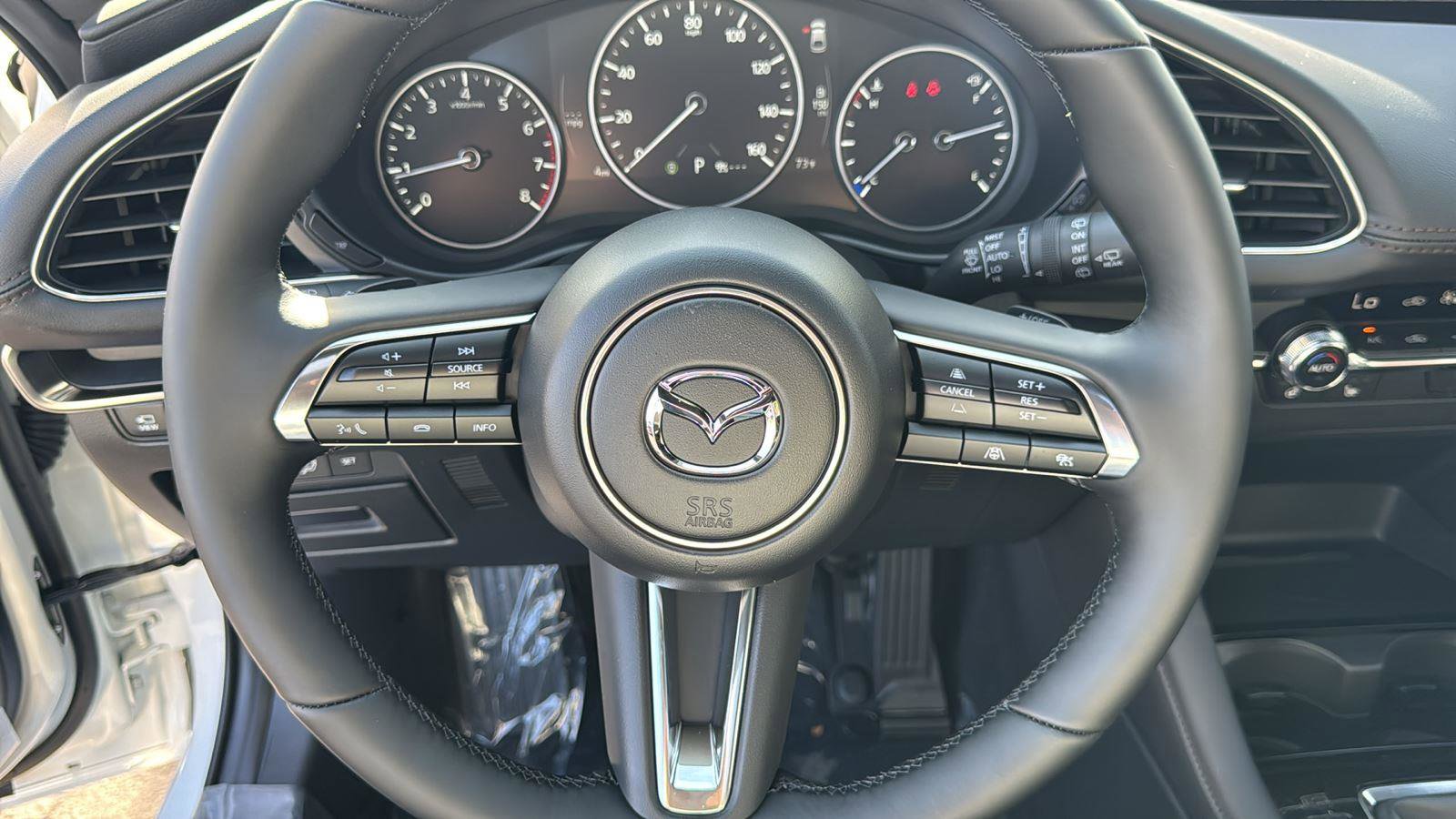 New 2026 MAZDA MAZDA3 Hatchback w/Premium Plus Pkg image 11
