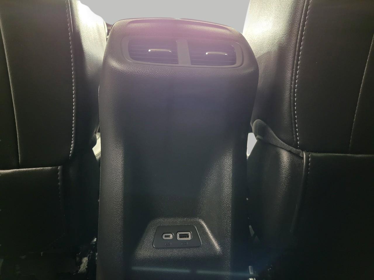 Used 2023 Buick Envision Essence image 22