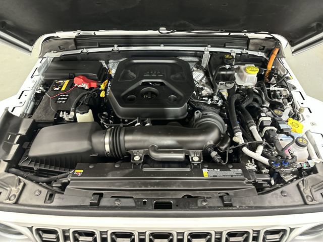 Used 2025 Jeep Wrangler Unlimited Sahara w/ Safety Group AWD/4WD image 20