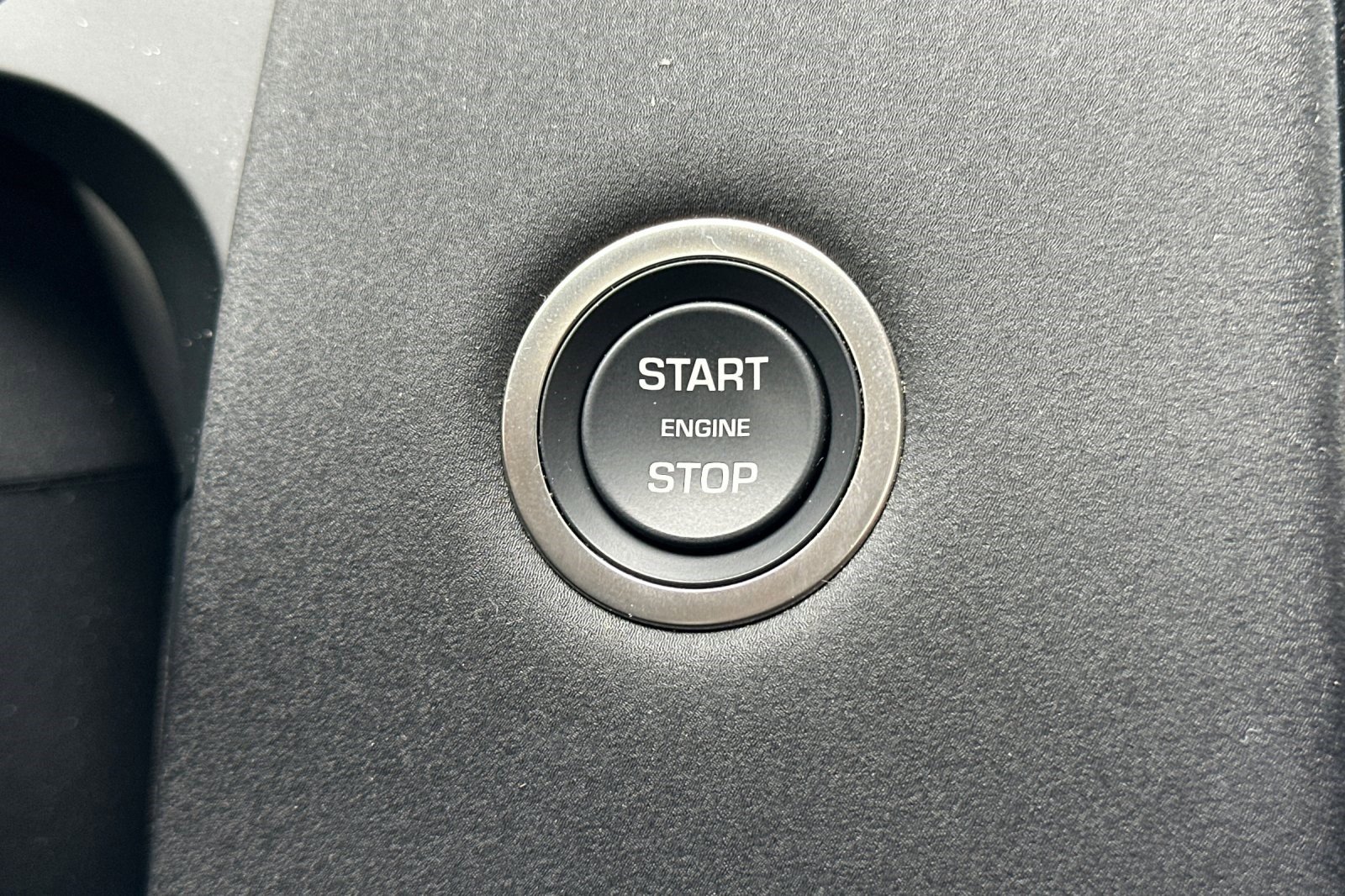 Used 2025 Land Rover Discovery Sport S image 34