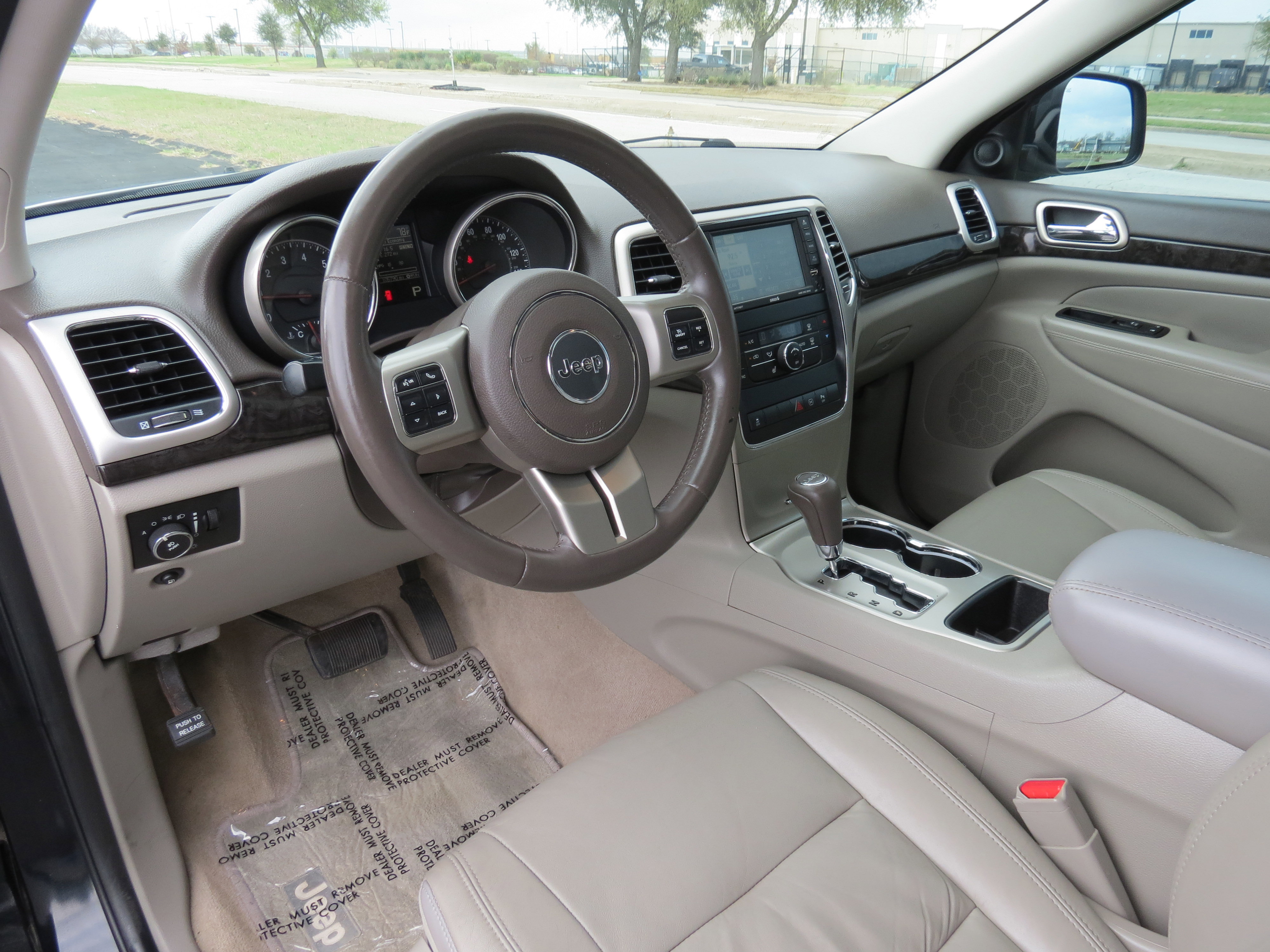 Used 2012 Jeep Grand Cherokee Laredo RWD image 29