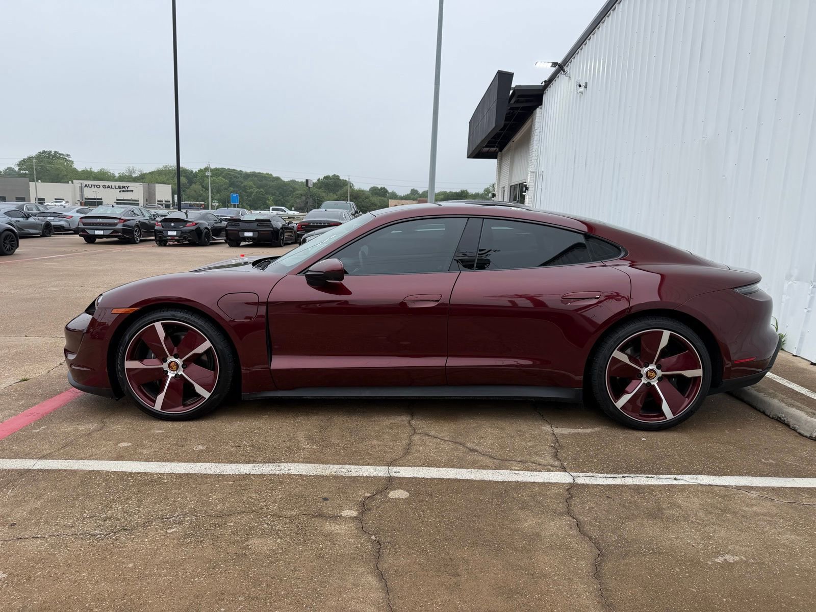 Used 2023 Porsche Taycan image 3