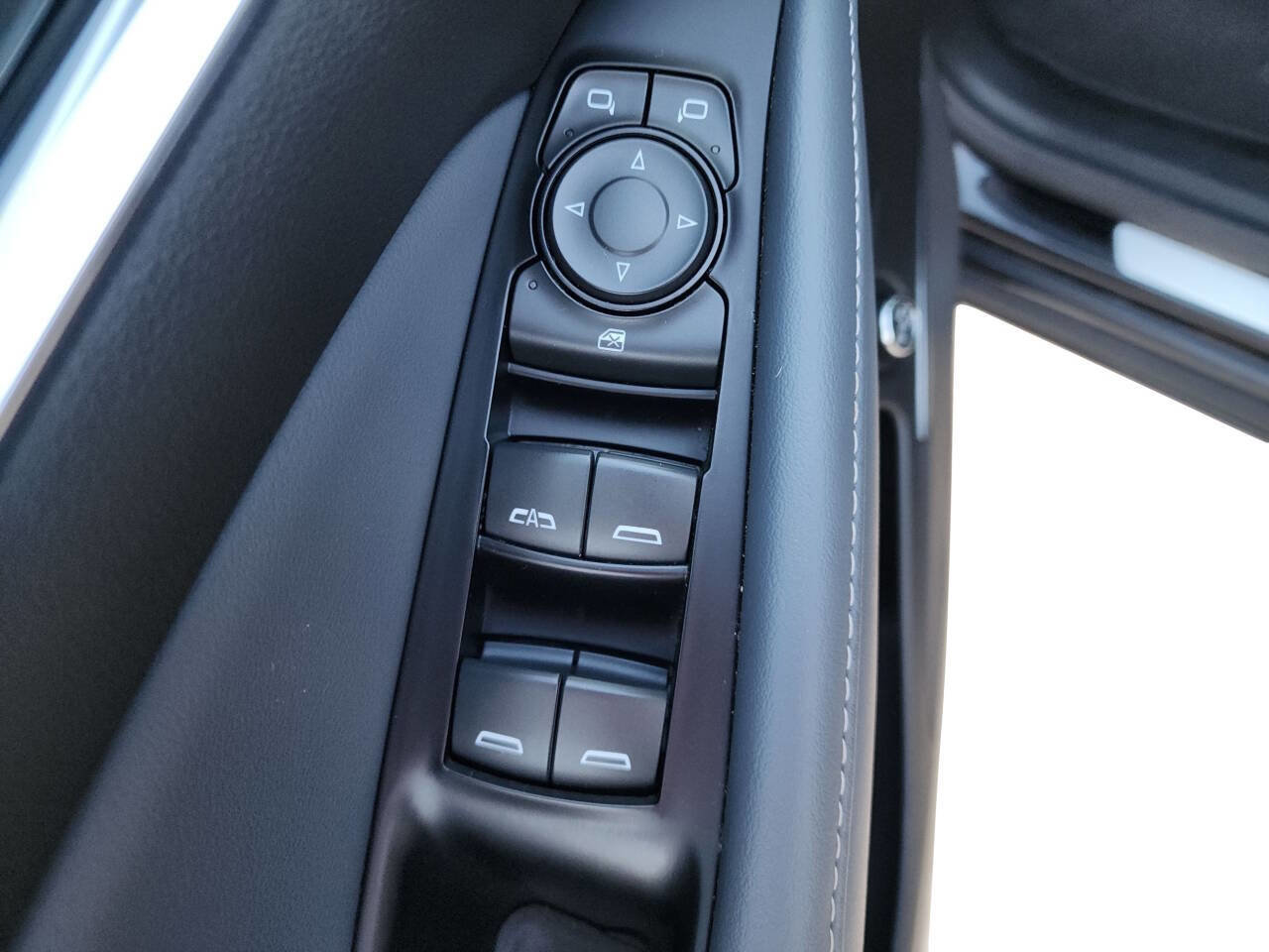 Used 2024 Buick Enclave Essence w/ Experience Buick Package image 33