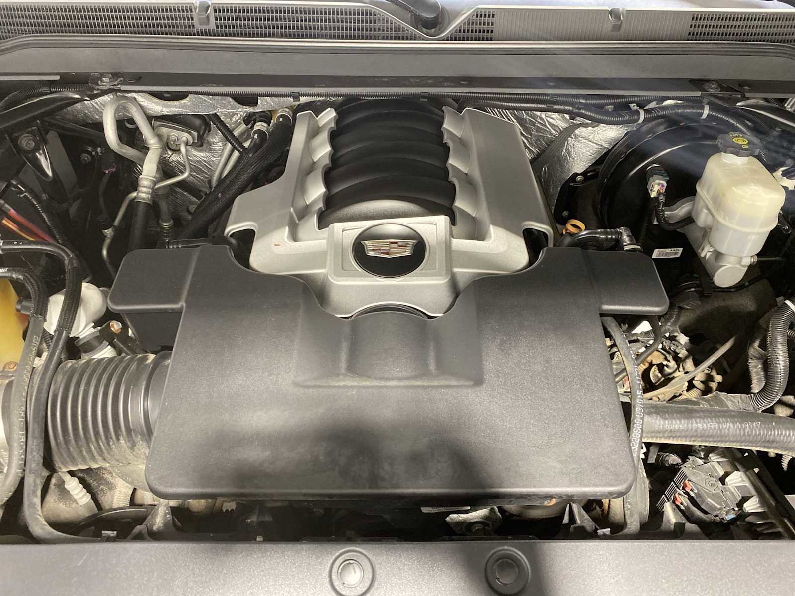 Used 2015 Cadillac Escalade Premium AWD/4WD image 9