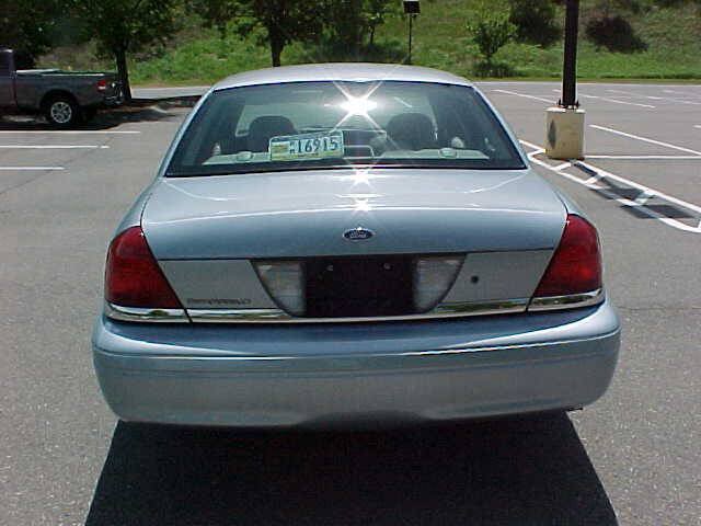 Used 2007 Ford Crown Victoria LX RWD image 14