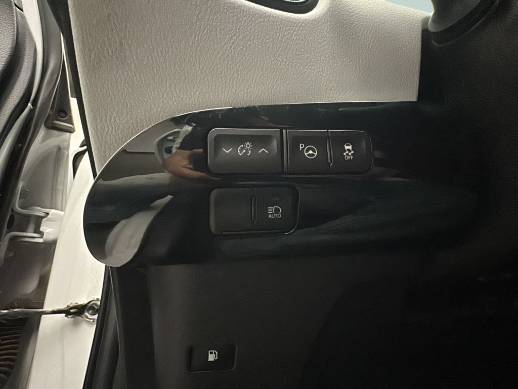 Used 2021 Toyota Prius LE w/ Carpet Mat Package (TMS) AWD/4WD image 30