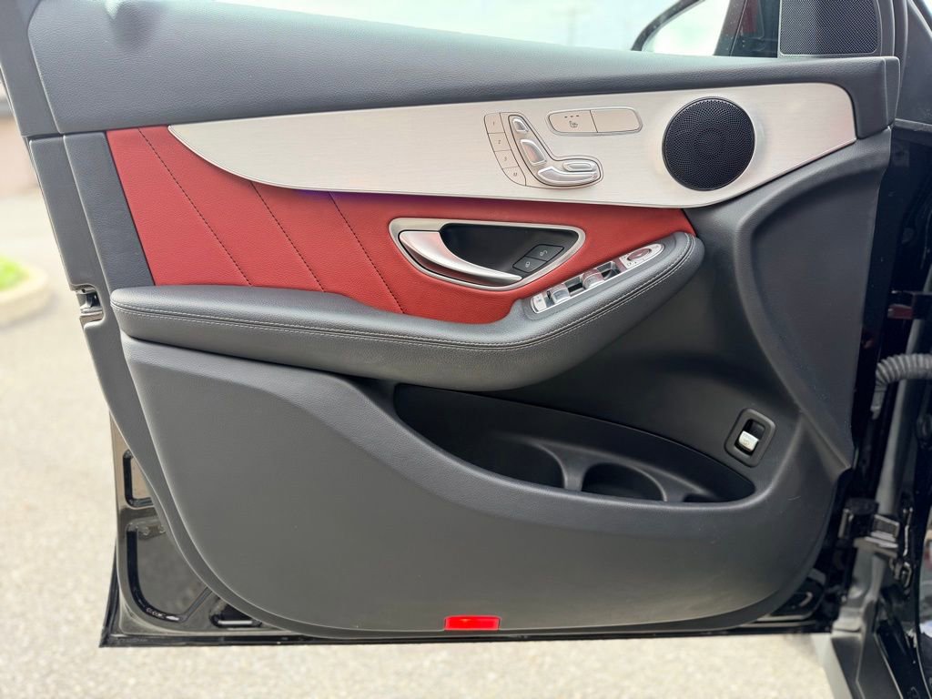 Used 2022 Mercedes-Benz GLC 300 4MATIC image 13