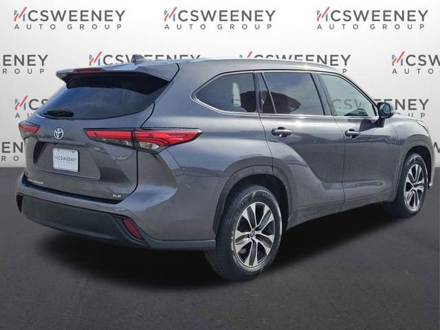 Used 2021 Toyota Highlander XLE image 5