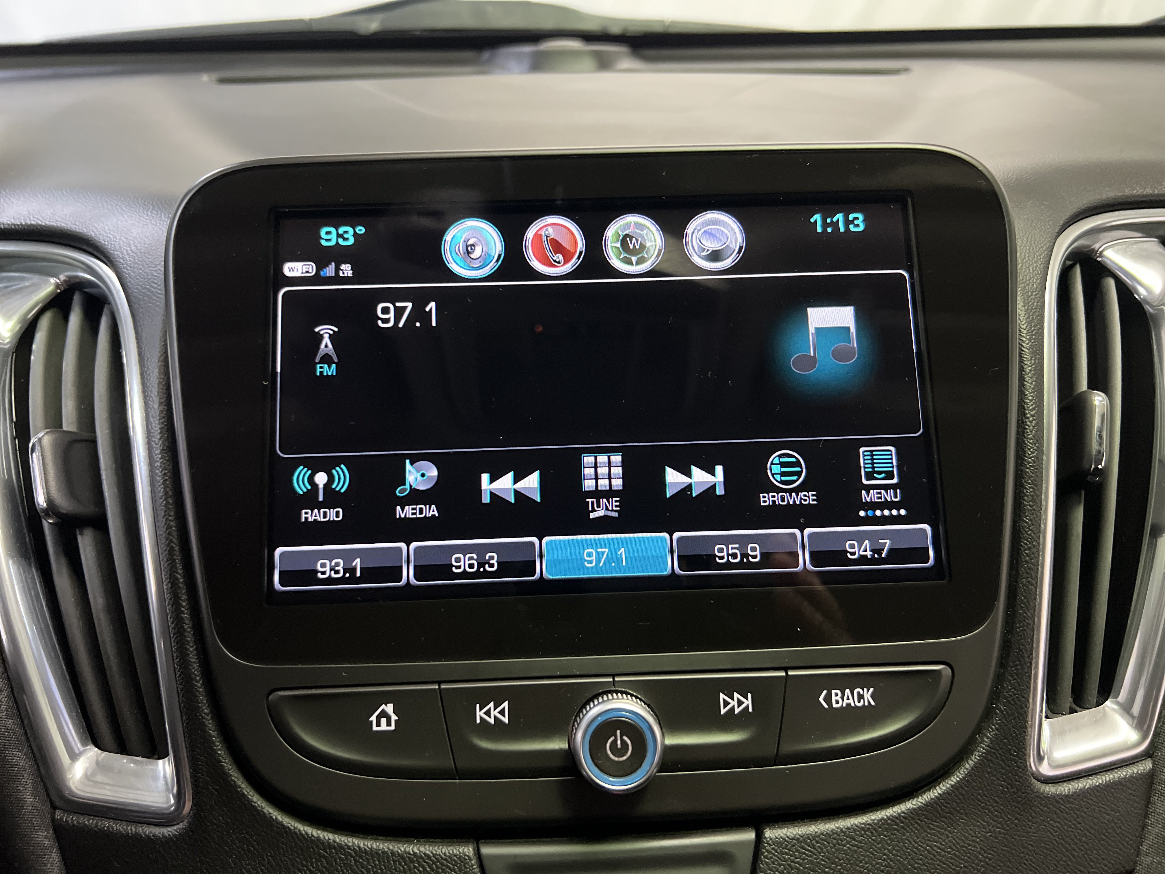 Certified 2018 Chevrolet Malibu LT FWD image 18