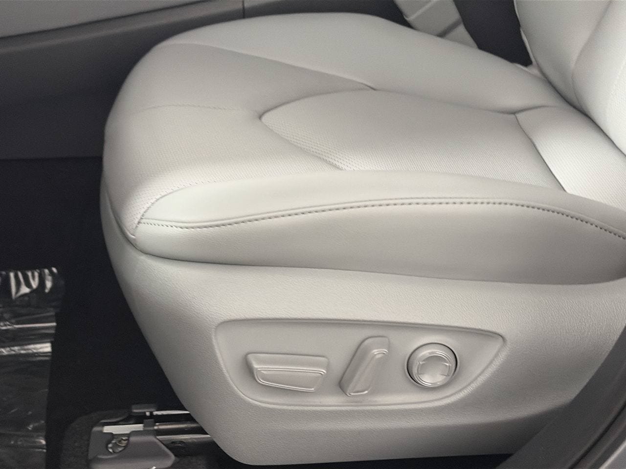 New 2026 Toyota Highlander Limited AWD/4WD image 19