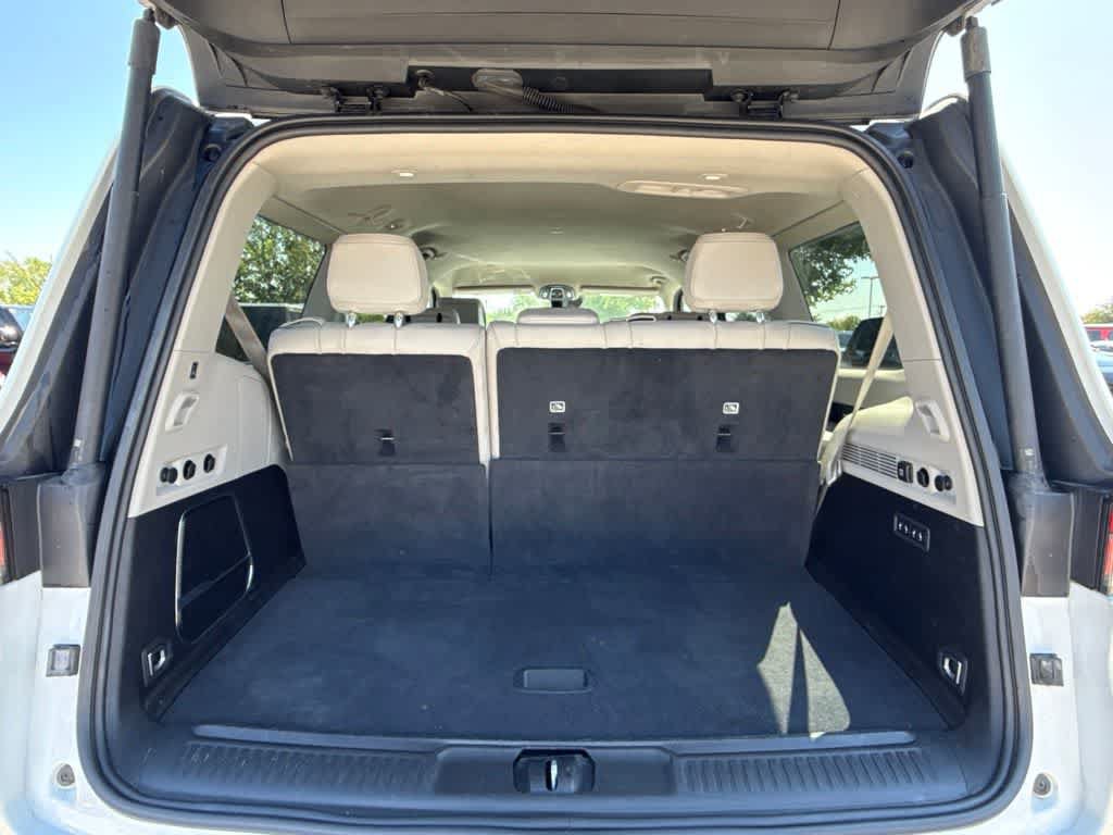 Used 2024 Jeep Wagoneer Series III w/ Flexible Seating Group AWD/4WD image 11