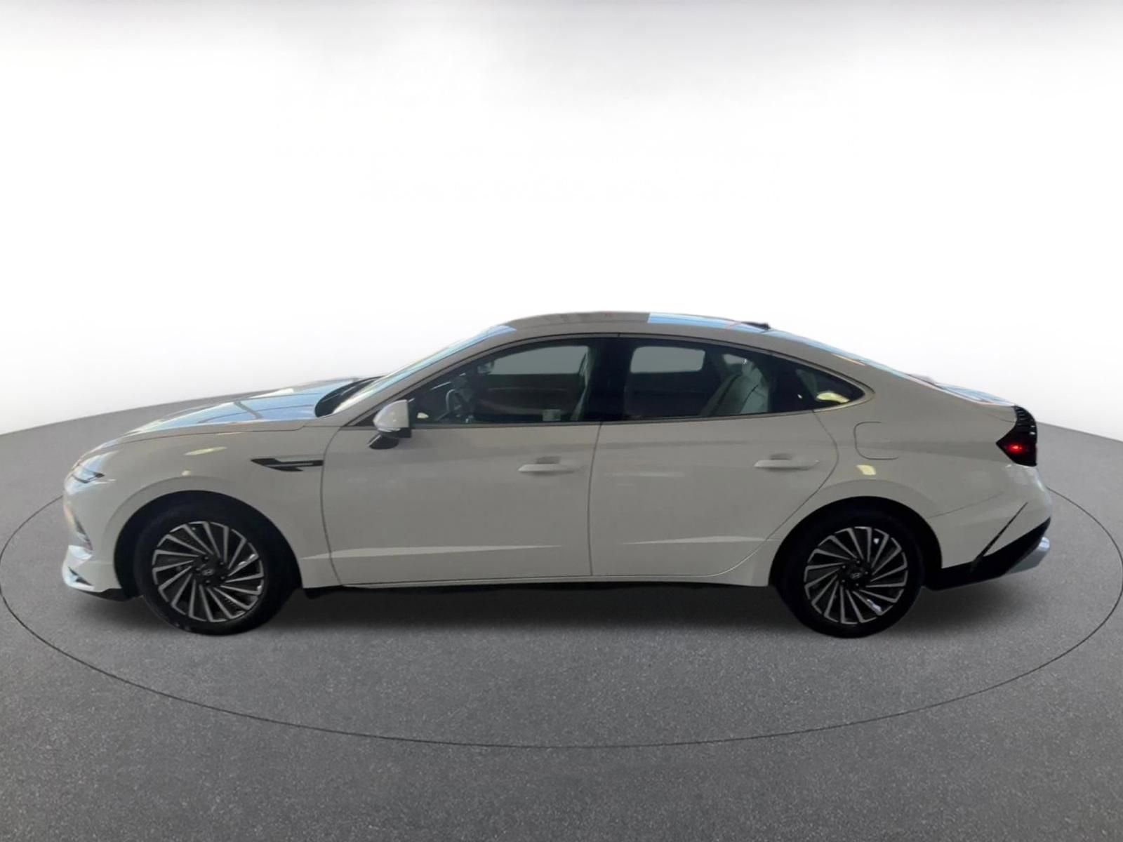 Used 2025 Hyundai Sonata SEL image 8