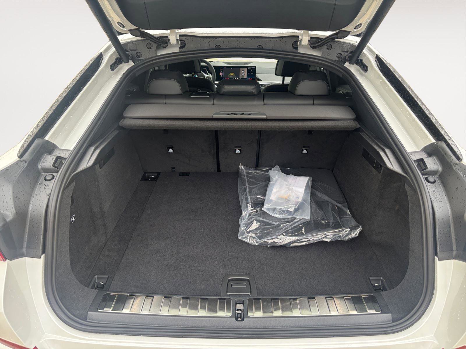 Used 2026 BMW X6 xDrive40i image 16
