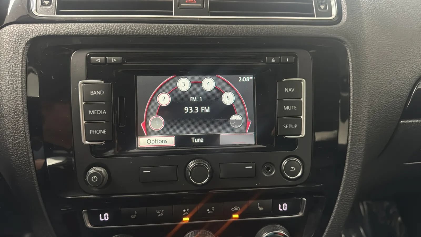 Used 2015 Volkswagen Jetta SEL FWD image 12