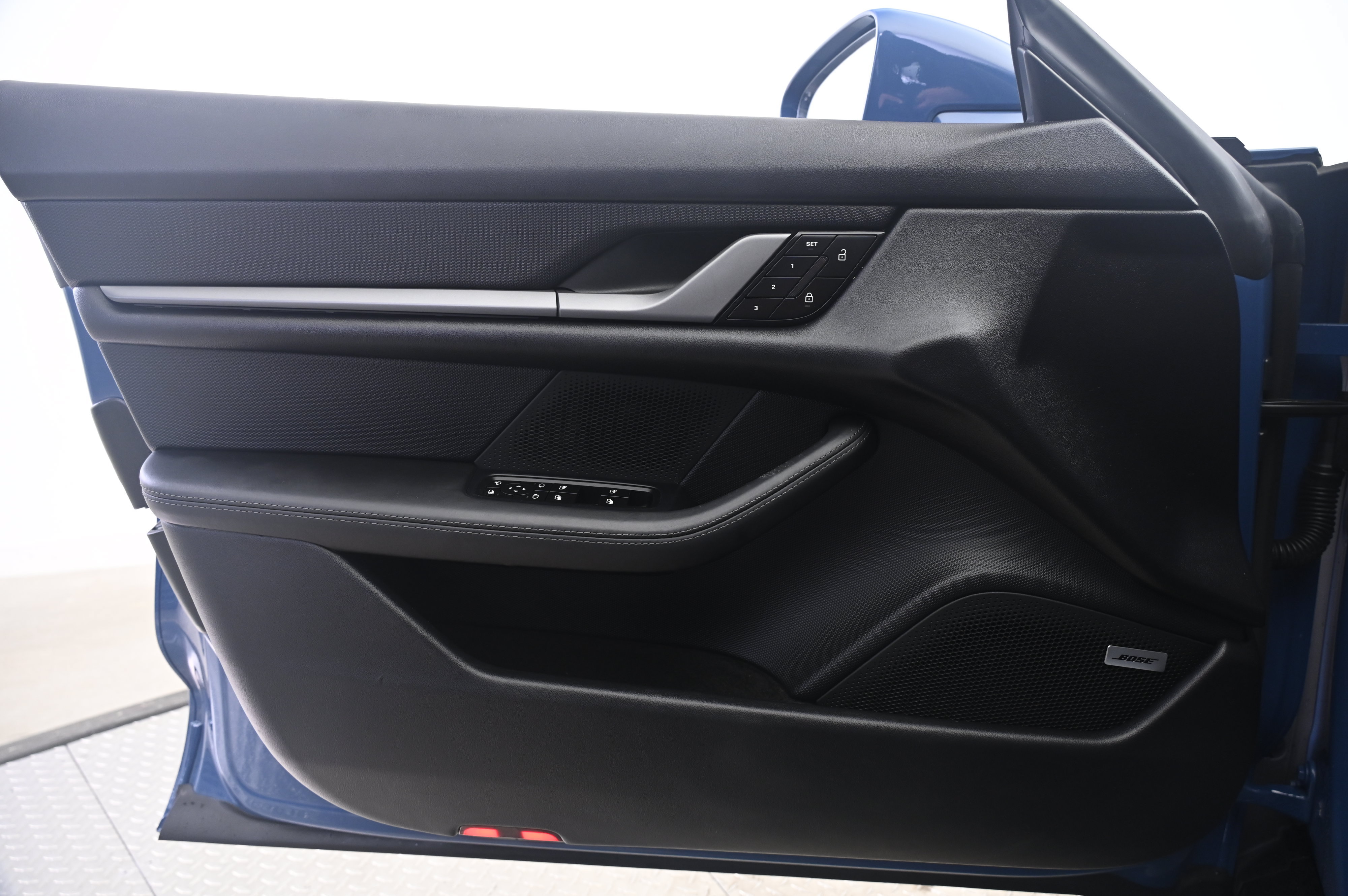 Certified 2025 Porsche Taycan 4S AWD/4WD image 26