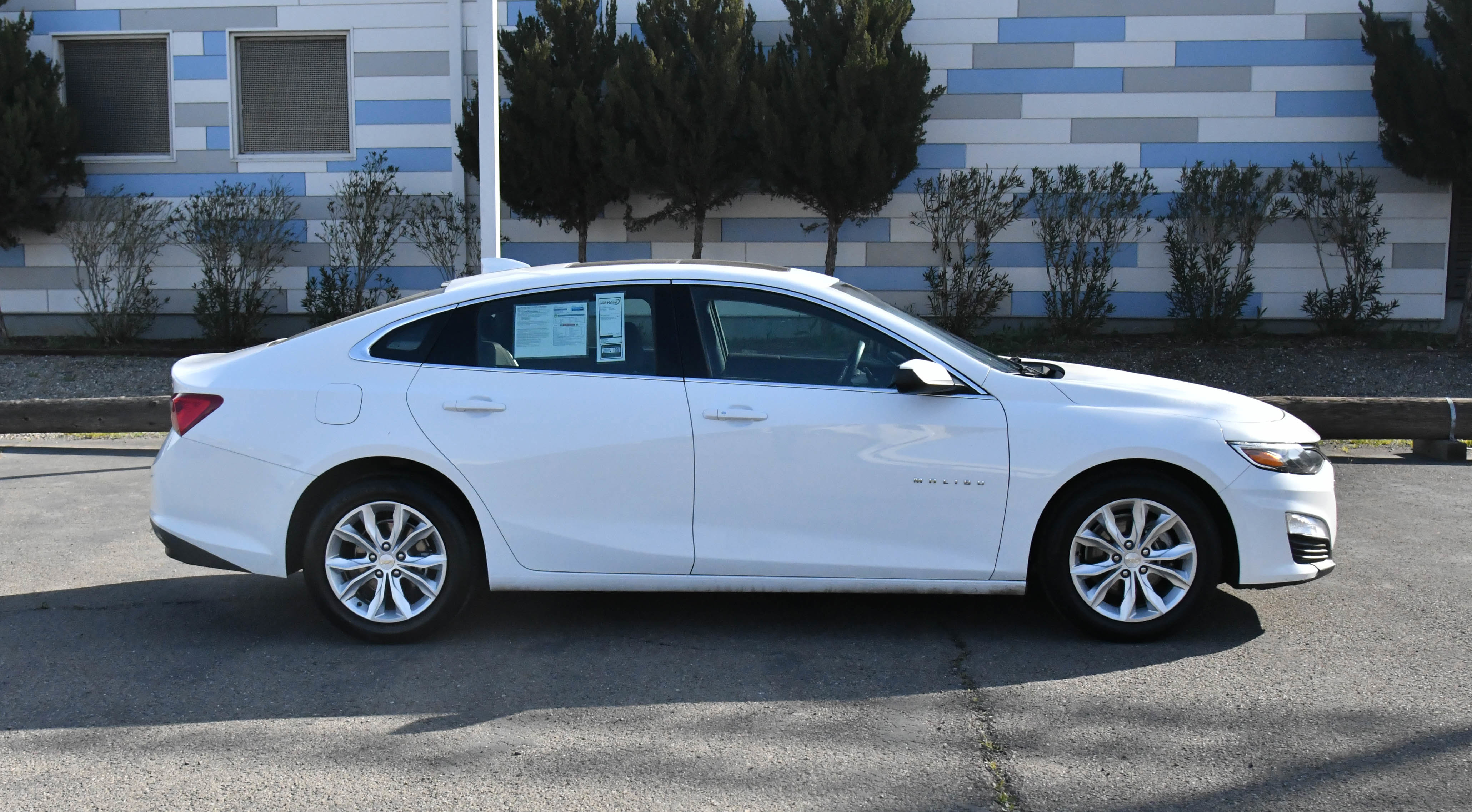 Used 2024 Chevrolet Malibu LT FWD image 9