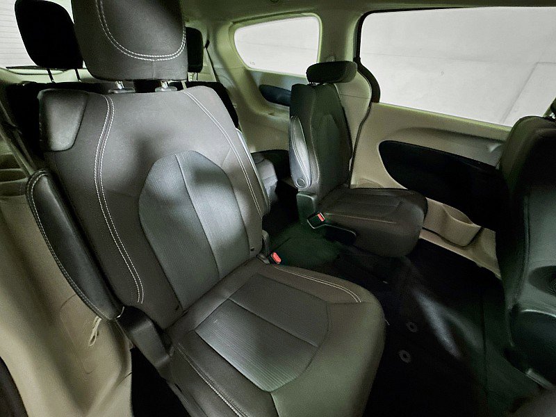 Used 2023 Chrysler Voyager LX image 26