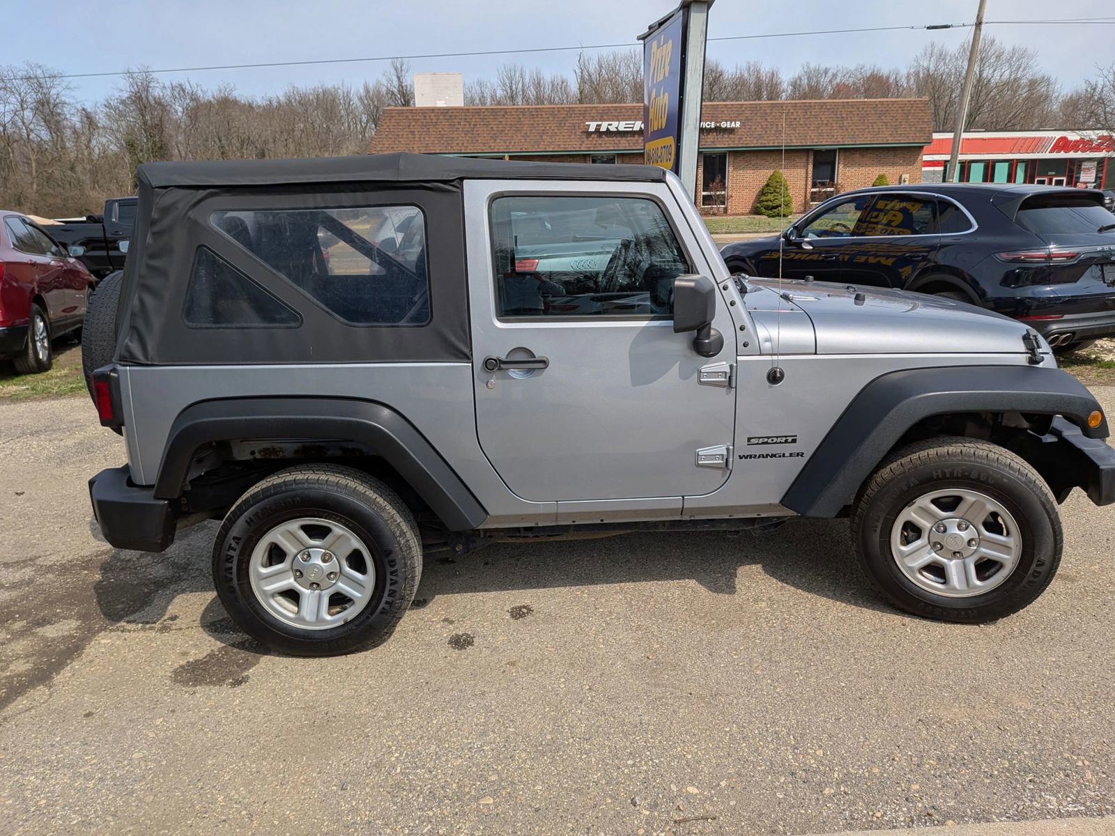 Used 2016 Jeep Wrangler Sport w/ Connectivity Group image 6