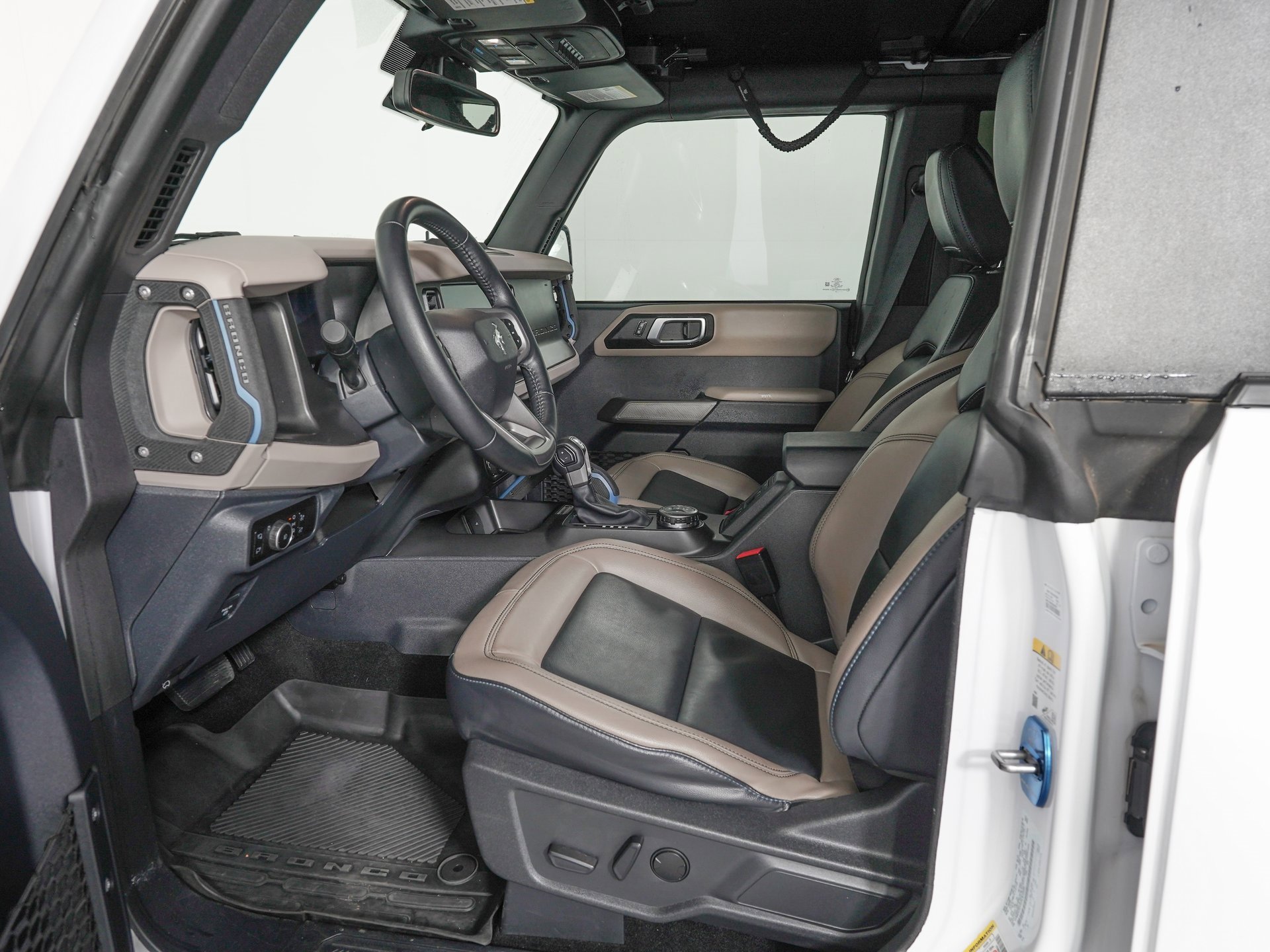 Used 2023 Ford Bronco Wildtrak image 13
