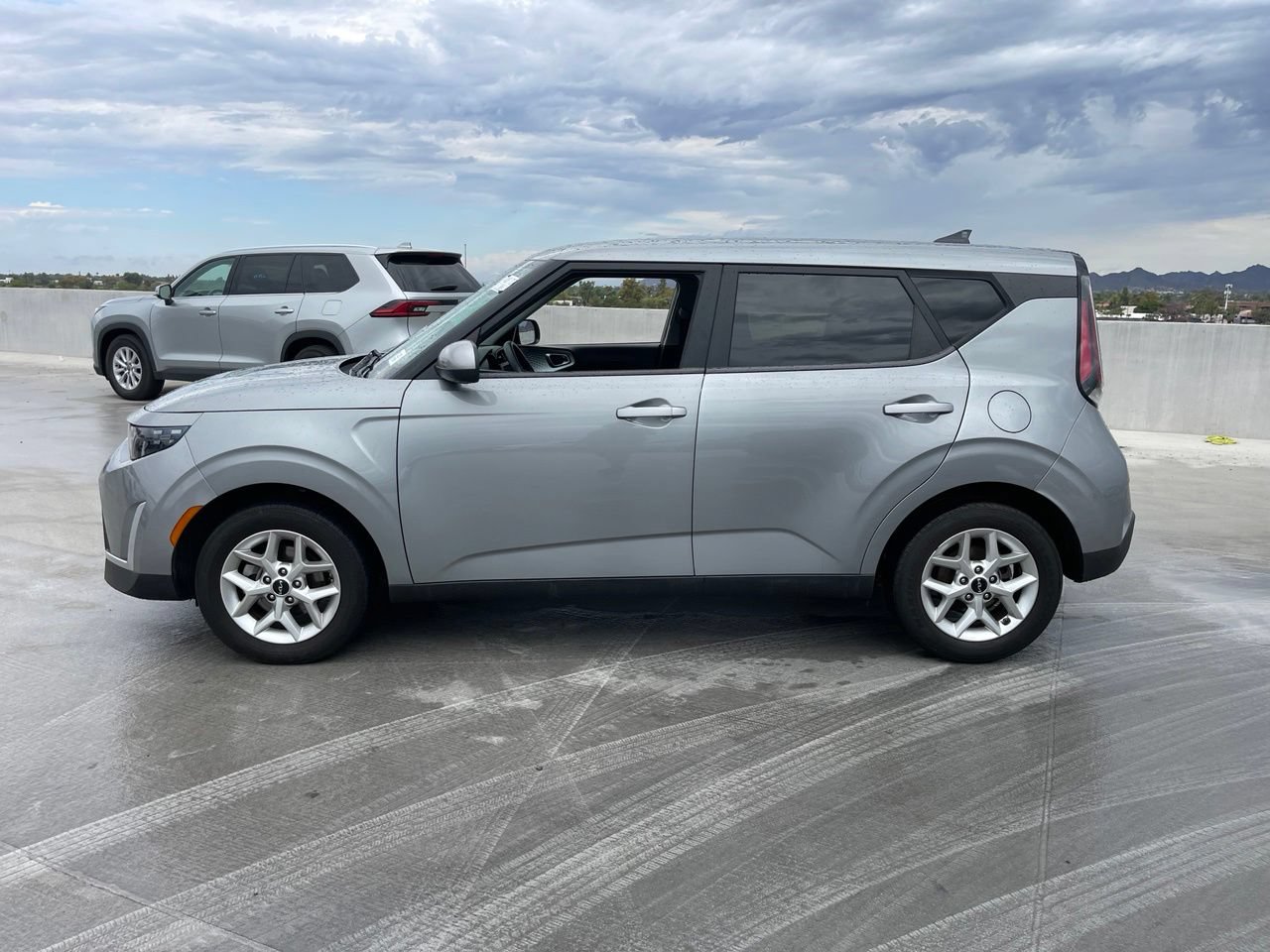 Used 2024 Kia Soul LX w/ Option Group 015 FWD image 5