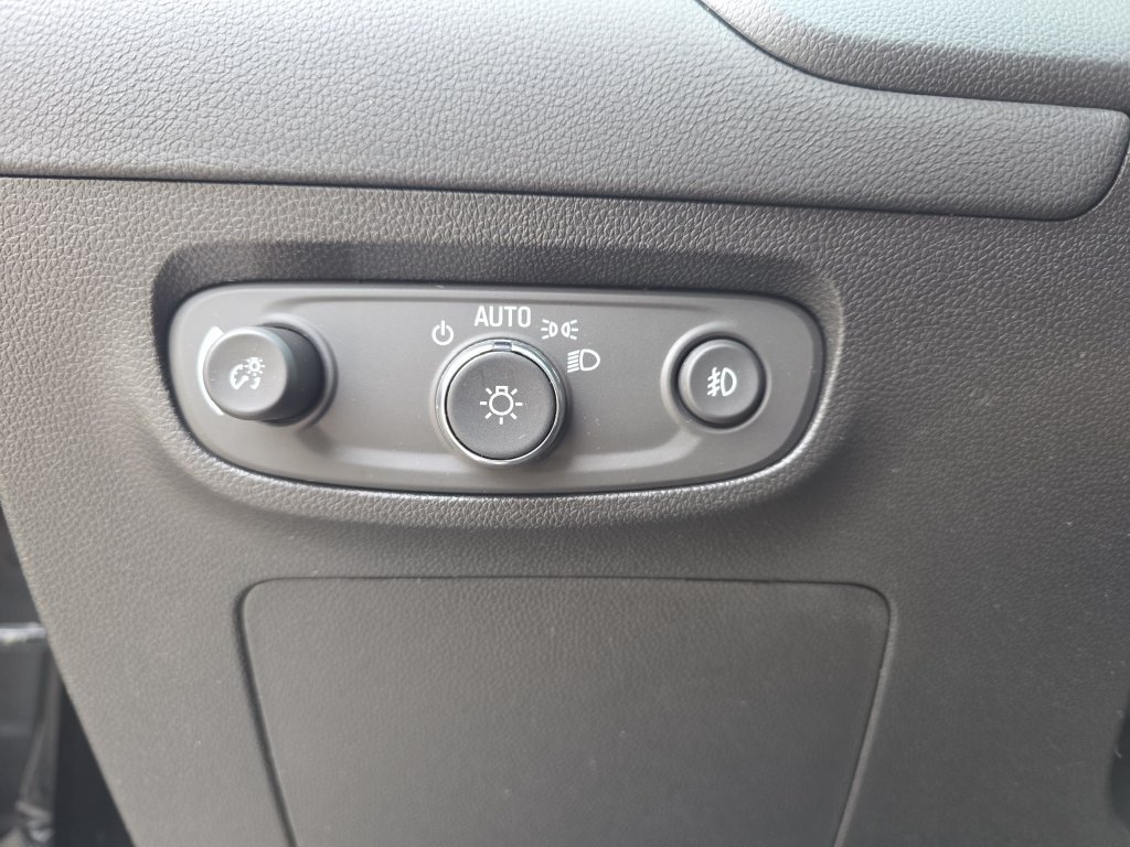 Used 2023 Buick Encore GX Select w/ Experience Buick Package FWD image 29