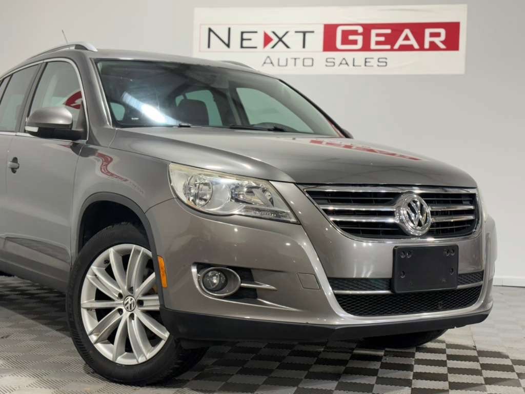 Used 2011 Volkswagen Tiguan S image 4