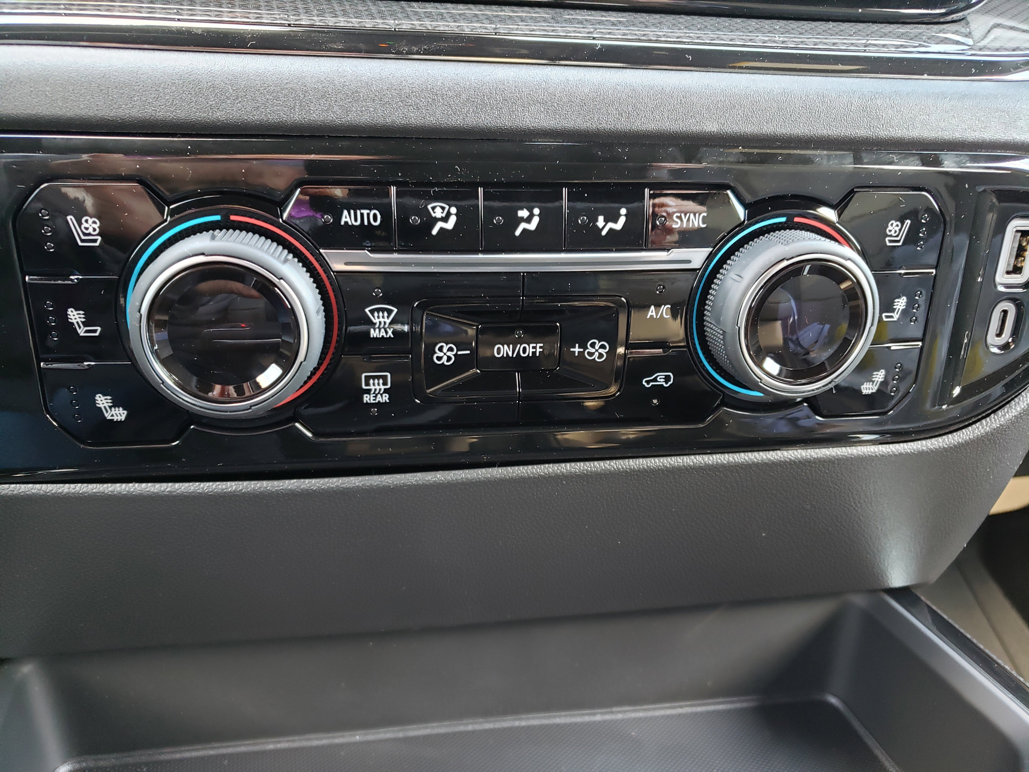 New 2026 Chevrolet Silverado 1500 ZR2 w/ LPO, Dark Essentials Package image 21