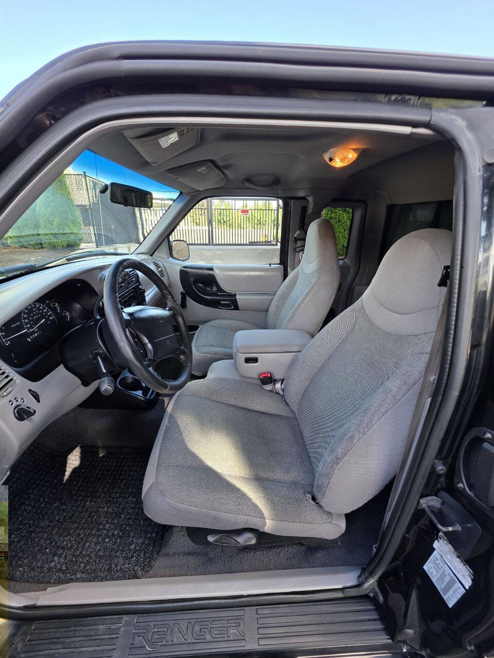 Used 2000 Ford Ranger XLT image 9