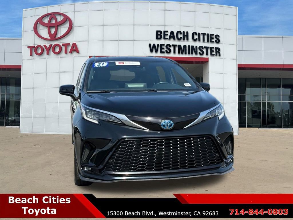 Certified 2021 Toyota Sienna XSE w/ XSE Plus Package FWD image 3