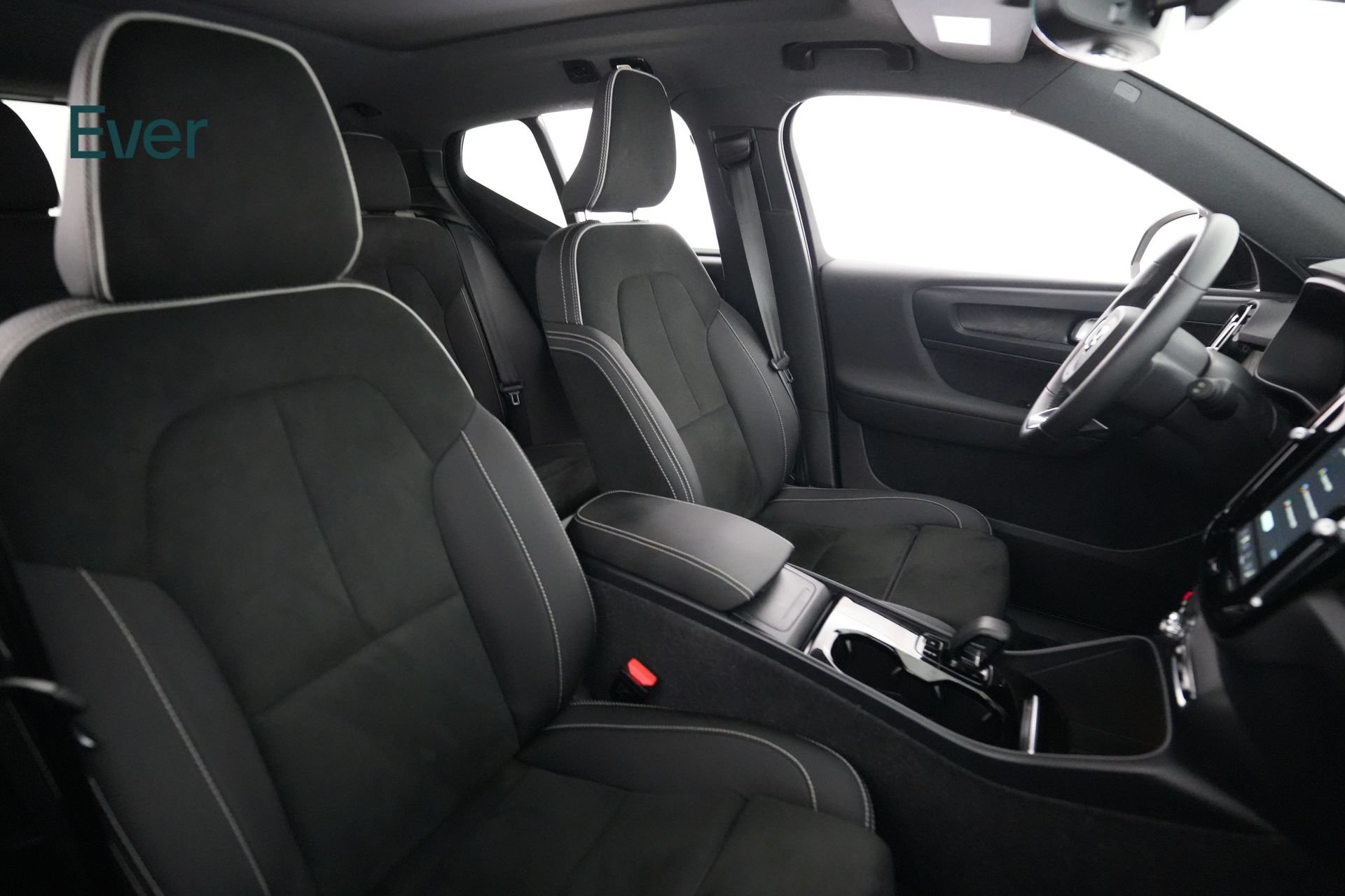 Used 2023 Volvo XC40 Recharge Ultimate AWD/4WD image 23