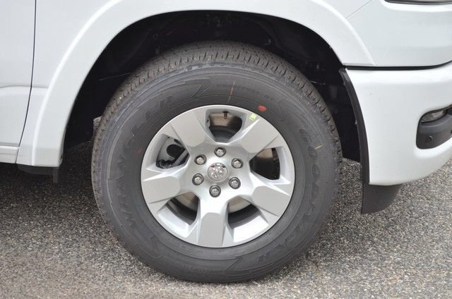 New 2026 RAM 1500 Express AWD/4WD image 10